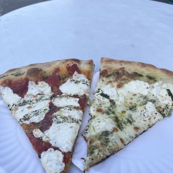 Luigi's Pizzeria - Margherita Pizza, White Pizza Slice with Garlic - Pizza Near Me - Brooklyn, New York