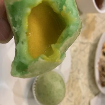 East Ocean Seafood Restaurant - Green Tea Lava Bun Interior - Hot and Runny! - Dim Sum Near Me - Alameda, California East Ocean Seafood Restaurant - Green Tea Lava Bun Interior - Hot and Runny! - Dim Sum Near Me - Alameda, California