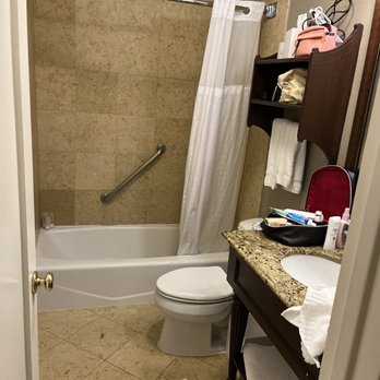 Hotel del Coronado, Curio Collection by Hilton - The most run down bathroom. Rusty. Dirty. Window sill was filthy. - Coronado, CA