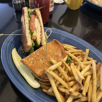 Rick's Restaurant - Turkey BLT - American Near Me - York, Maine