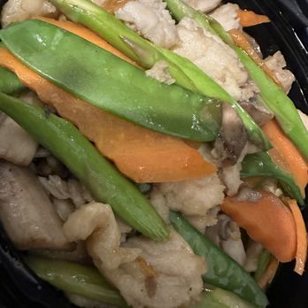 Chopsticks - This is supposed to be the C17. Thai Lemongrass Chicken but it looks and tasted like regular chicken and mixed veggies. - Asian Fusion Near Me - Herndon, Virginia