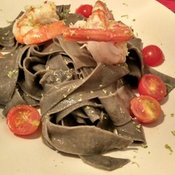Pasta Nero di sepia con gambas