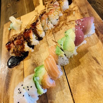 Hands On - Addison St. - Leaning tower of pisa maki and rainbow maki - Sushi Bars Near Me - Chicago, Illinois