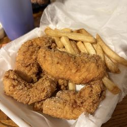 Sharks Grill - Chicken tenders & fries
