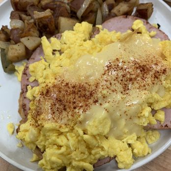 The Breeze Cafe - Cordon bleu Benedict - Breakfast & Brunch Near Me - Newark, California The Breeze Cafe - Cordon bleu Benedict - Breakfast & Brunch Near Me - Newark, California