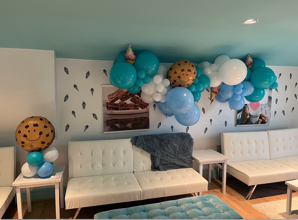 MOM’S COOKIE BAR Updated August 2024 19 Photos & 12 Reviews 21 N