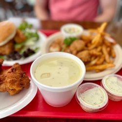 Flo's Clam Shack - Clam chowder
