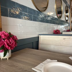Ela Greek Kitchen - Booth