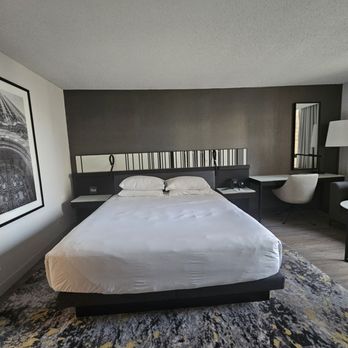 Hyatt Regency Chicago - Hotels Near Me - Chicago, Illinois