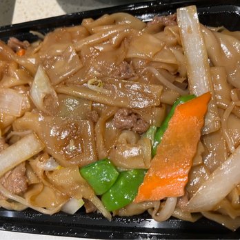 China Wok - beef and noodles in a black container - Chinese Near Me - Wading River, New York China Wok - beef and noodles in a black container - Chinese Near Me - Wading River, New York