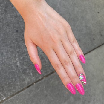 Ara Spa - Nail Salons Near Me - Davis, California