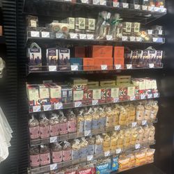 Hudson News - Snacks.