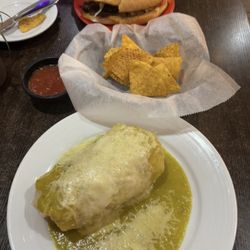 Burrito suizo salsa verde