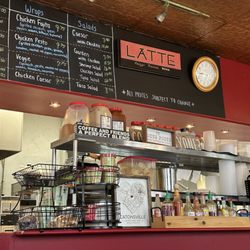 Caffe di Roma - Menu and condiment table