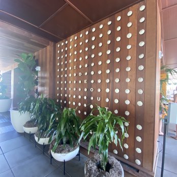 Hideout - Bars Near Me - Honolulu, Hawaii Hideout - Bars Near Me - Honolulu, Hawaii