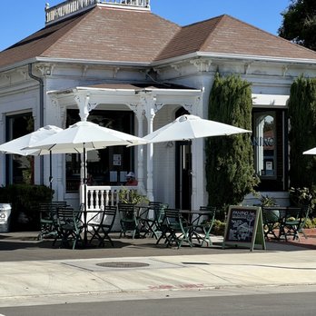 Panino - tables and umbrellas in front of a restaurant - Sandwiches Near Me - Santa Barbara, California Panino - tables and umbrellas in front of a restaurant - Sandwiches Near Me - Santa Barbara, California