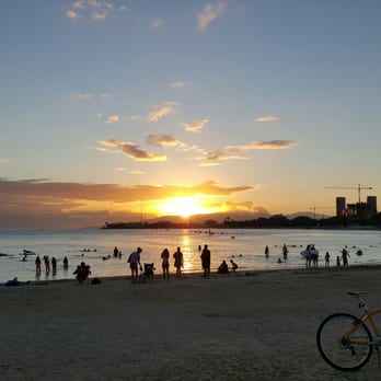 Magic Island - A place to hang and watch the sunset - Parks Near Me - Honolulu, Hawaii