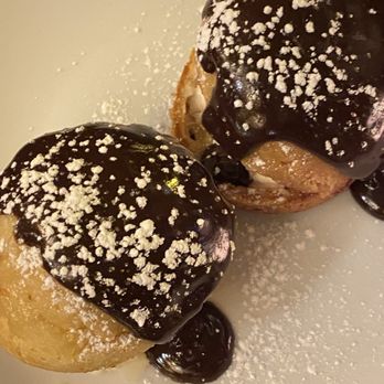 Le Bistro de la Place - Profiteroles - Bistros Near Me - Paris, 01 Le Bistro de la Place - Profiteroles - Bistros Near Me - Paris, 01