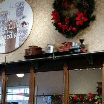 Kilwins Ice Cream - Chocolate - Fudge - Train that runs around the shop - Chocolatiers & Shops Near Me - St. Augustine, Florida Kilwins Ice Cream - Chocolate - Fudge - Train that runs around the shop - Chocolatiers & Shops Near Me - St. Augustine, Florida
