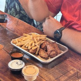 Chicken - 1/2 Dozen Wings + Fries