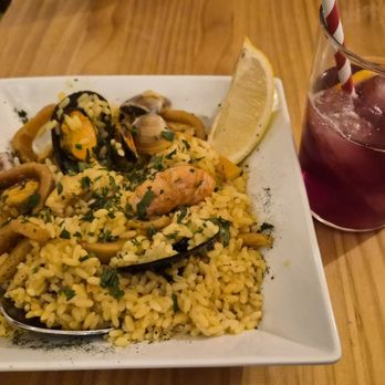 El Sur - Paella de mariscos - Tapas Bars Near Me - Madrid, M El Sur - Paella de mariscos - Tapas Bars Near Me - Madrid, M