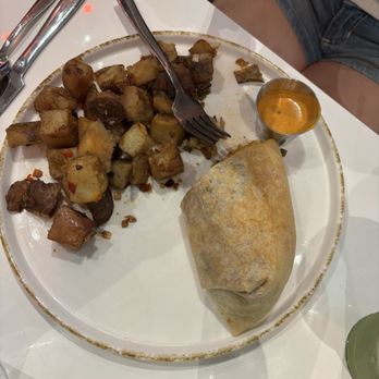 Casa Brunch - Steak breakfast burrito - Breakfast & Brunch Near Me - Downey, California