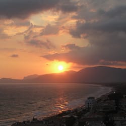Sperlonga - Coucher de soleil sur Sperlonga, en bas la ville basse
