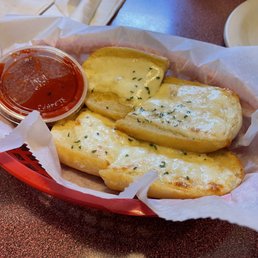Cheesy Garlic Bread Cheesy Garlic Bread