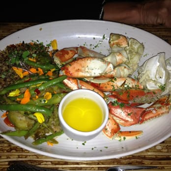 Honu Oceanside - Steamed cracked crab entree - Seafood Near Me - Lahaina, Hawaii