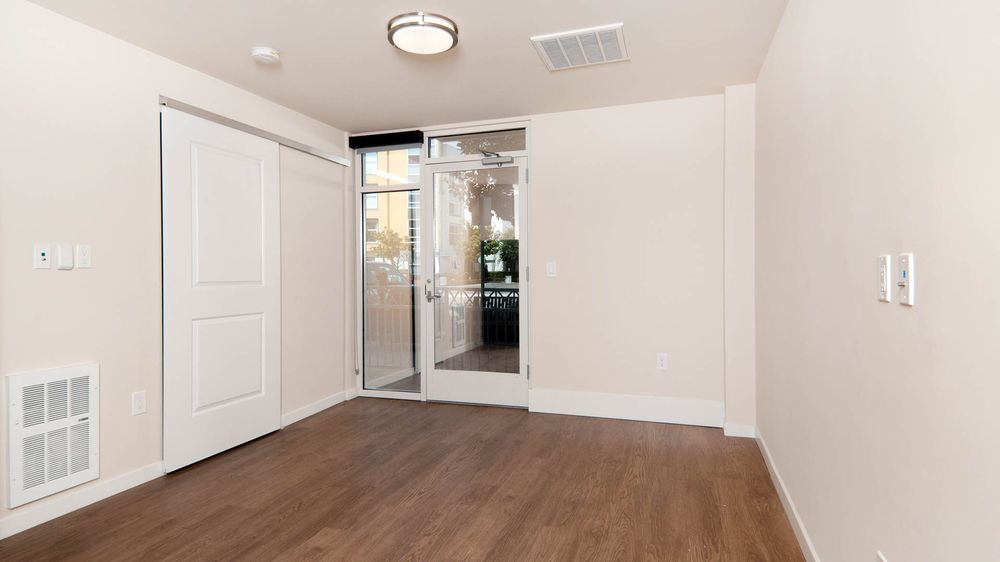 SOUTH CITY STATION APARTMENTS 94 Photos & 140 Reviews Apartments