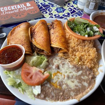 Casa Blanca - Methuen - Quesabirria or Birria tacos-- delicious! - Mexican Near Me - Methuen, Massachusetts Casa Blanca - Methuen - Quesabirria or Birria tacos-- delicious! - Mexican Near Me - Methuen, Massachusetts