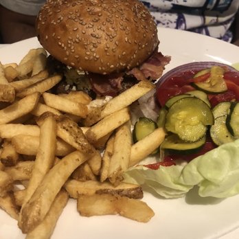 Mustards Grill - Half Pound Niman Ranch Cheeseburger - New American Near Me - Napa, California