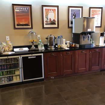 Amtrak Metropolitan Lounge - Lounges Near Me - Los Angeles, California