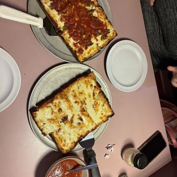LOUI’S PIZZA - Updated March 2024 - 431 Photos & 653 Reviews - 23141