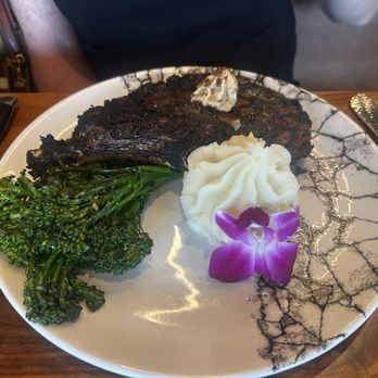Wemmys Kitchen & Lounge - Steak and broccoli mashed potatoes - Seafood Near Me - Marlborough, Massachusetts Wemmys Kitchen & Lounge - Steak and broccoli mashed potatoes - Seafood Near Me - Marlborough, Massachusetts