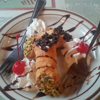 DeNicola's Restaurant - Cannolli - Italian Near Me - Portland, Oregon