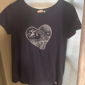 Bargains Galore Thrift Store - Graphic T - Used, Vintage & Consignment Near Me - Mount Vernon, Washington