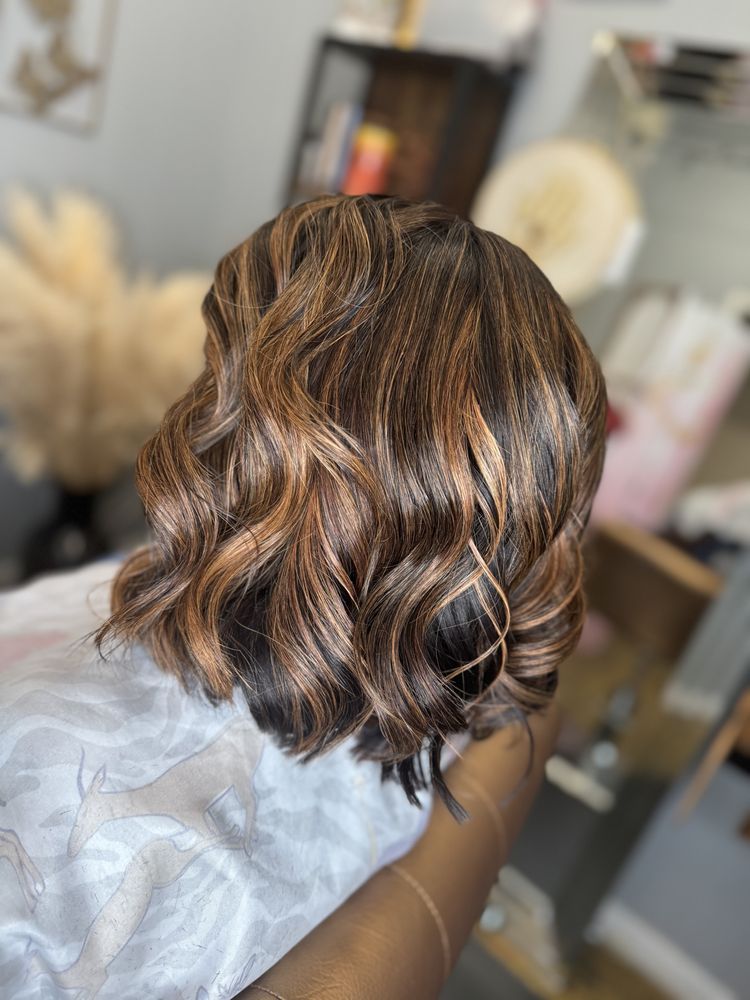 The Beauitful Rose Spa Lounge Logo