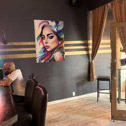 Wine Tasting Room - Lady