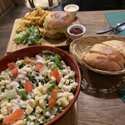 L'Echoppe de Paris - Salade Au Cental Cheeseburger