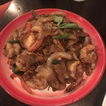 Rim Tanon - Shrimp pad see eek - Thai Near Me - Houston, Texas Rim Tanon - Shrimp pad see eek - Thai Near Me - Houston, Texas