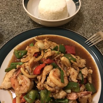 Jin's Garden - Spicy chicken and shrimp with white rice. Very tasty! - Chinese Near Me - Stafford, Virginia Jin's Garden - Spicy chicken and shrimp with white rice. Very tasty! - Chinese Near Me - Stafford, Virginia