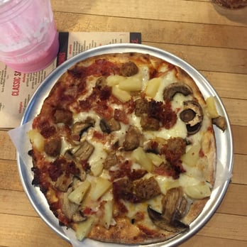 MOD Pizza - Jasper with bacon and pineapple, kinda small but it's really fresh - Pizza Near Me - Seattle, Washington MOD Pizza - Jasper with bacon and pineapple, kinda small but it's really fresh - Pizza Near Me - Seattle, Washington