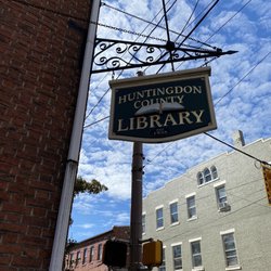 Huntingdon County Library - Sign for the library on S 4th and Penn ST