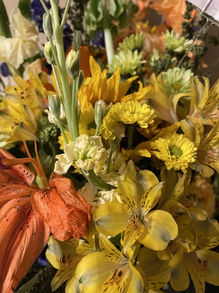 ALWAYS YOURS FLOWERS BY SHELIA Updated September 2024 39 Photos