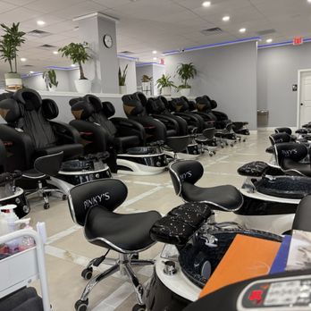 Pinky's Nail Spa - Nail Salons Near Me - Clermont, Florida