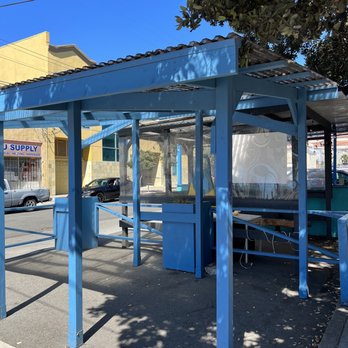 Andytown Coffee Roasters - (Aug 2022) Outside patio space - Coffee Roasteries Near Me - San Francisco, California Andytown Coffee Roasters - (Aug 2022) Outside patio space - Coffee Roasteries Near Me - San Francisco, California