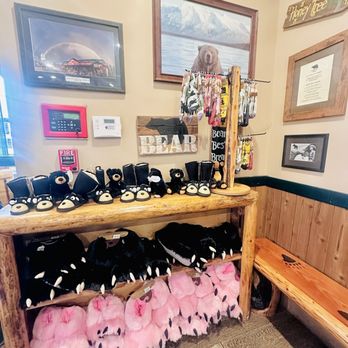 Black Bear Diner Murrieta - Bear Merch - American Near Me - Murrieta, California Black Bear Diner Murrieta - Bear Merch - American Near Me - Murrieta, California
