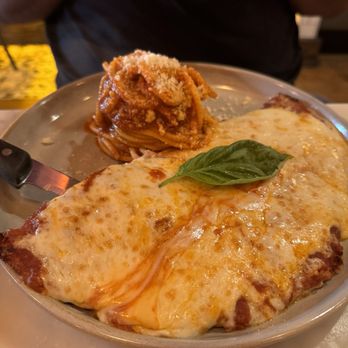 Botte - Ditmars - Pollo alla Parmigiana - Italian Near Me - Astoria, New York Botte - Ditmars - Pollo alla Parmigiana - Italian Near Me - Astoria, New York