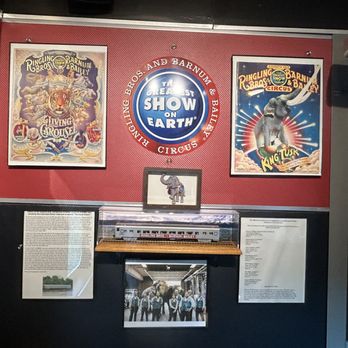 Cincinnati Dinner Train - New American Near Me - Cincinnati, Ohio